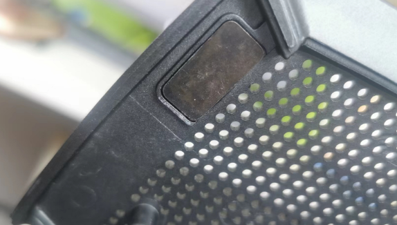 ABS粘鐵片KJ-6363F05-2塑料粘金屬AB膠應(yīng)用案例-AB膠