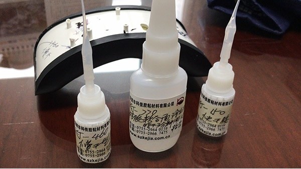 硬塑料用什么膠水粘，粘接牢固不發(fā)白