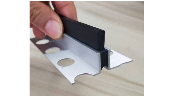 硅膠粘金屬材料用什么粘合劑好呢？