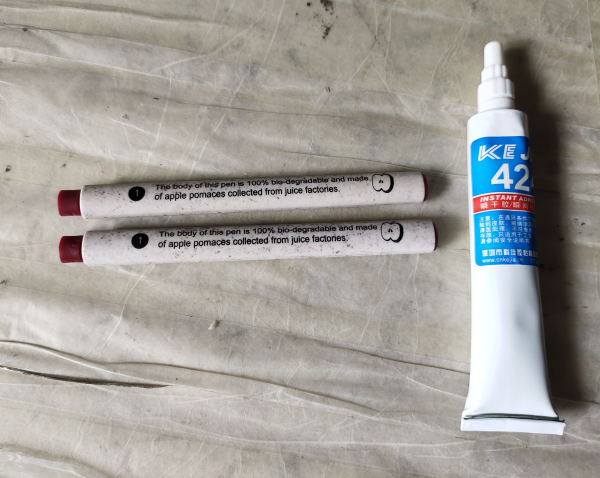 塑料粘金屬KJ-460低白化快干膠應(yīng)用案例