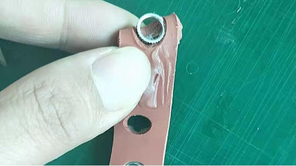 發(fā)泡硅膠粘不銹鋼膠水，怎么粘的牢固