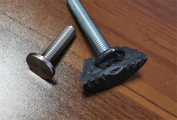 橡膠包五金件效果