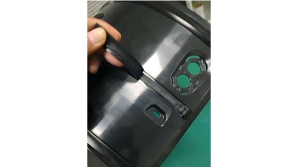 硅膠條粘PC硅膠粘塑膠膠水KJ-998-74T應(yīng)用案例