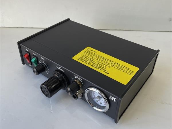 半自動點(diǎn)膠機(jī)3 半自動點(diǎn)膠機(jī)3