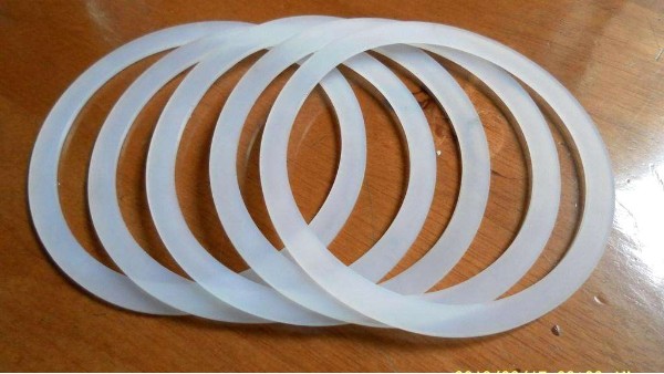 沒用對液態(tài)硅膠處理劑會導(dǎo)致產(chǎn)品有雜質(zhì)，色斑怎么辦