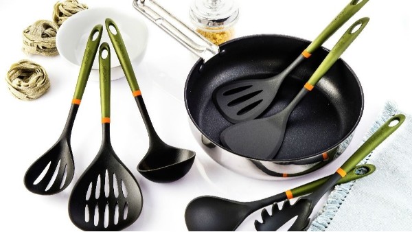 硅膠粘PC膠水，三種不同的粘接方案