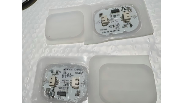 硅膠粘硅膠KJ-998-34硅膠膠水應(yīng)用案例-硅膠專用膠水